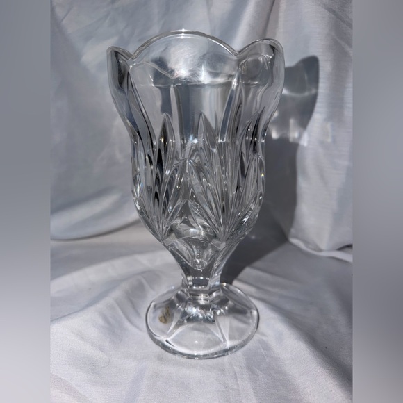 Other - Vintage Royal Limited 24% Lead Crystal Tulip Vase 8" - Made in Czech Republic
